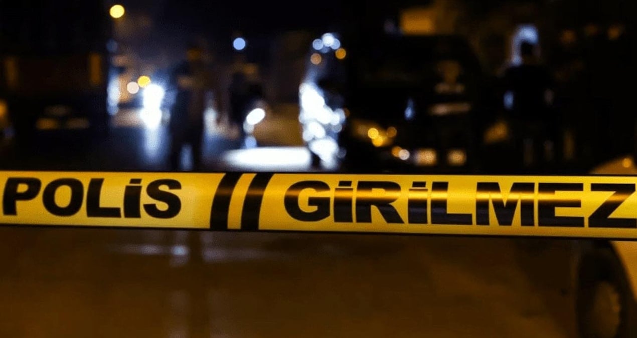 Ardahan’da hafif ticari araç devrildi: 2 kişi yaralandı