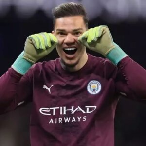 edersondan galatasaray taraftarini heyecanlandiran hamle yAPsRJb8