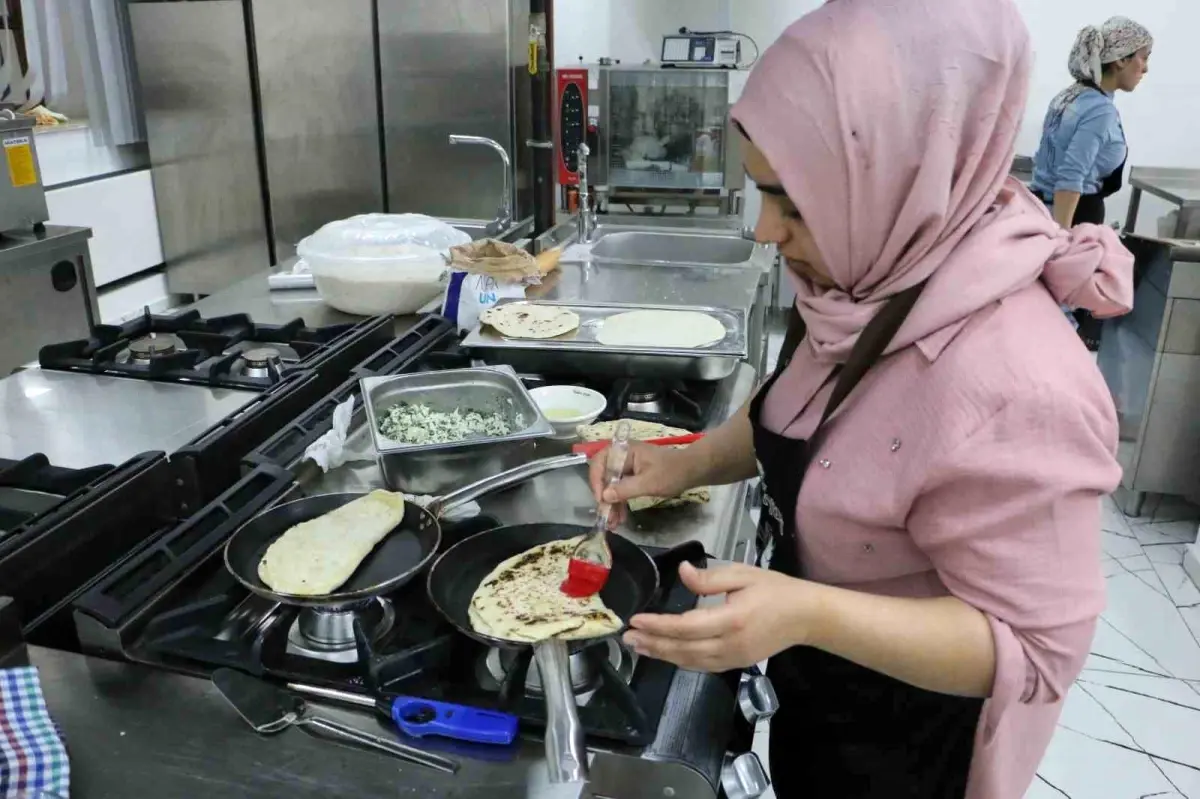 diyarbakirin lezzetleri kadin kooperatifinde hayat buluyor BiCTtTcU