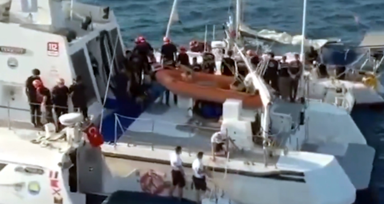 mugla aciklarinda yelkenli tekneye nefes kesen operasyon RzBu1JXm