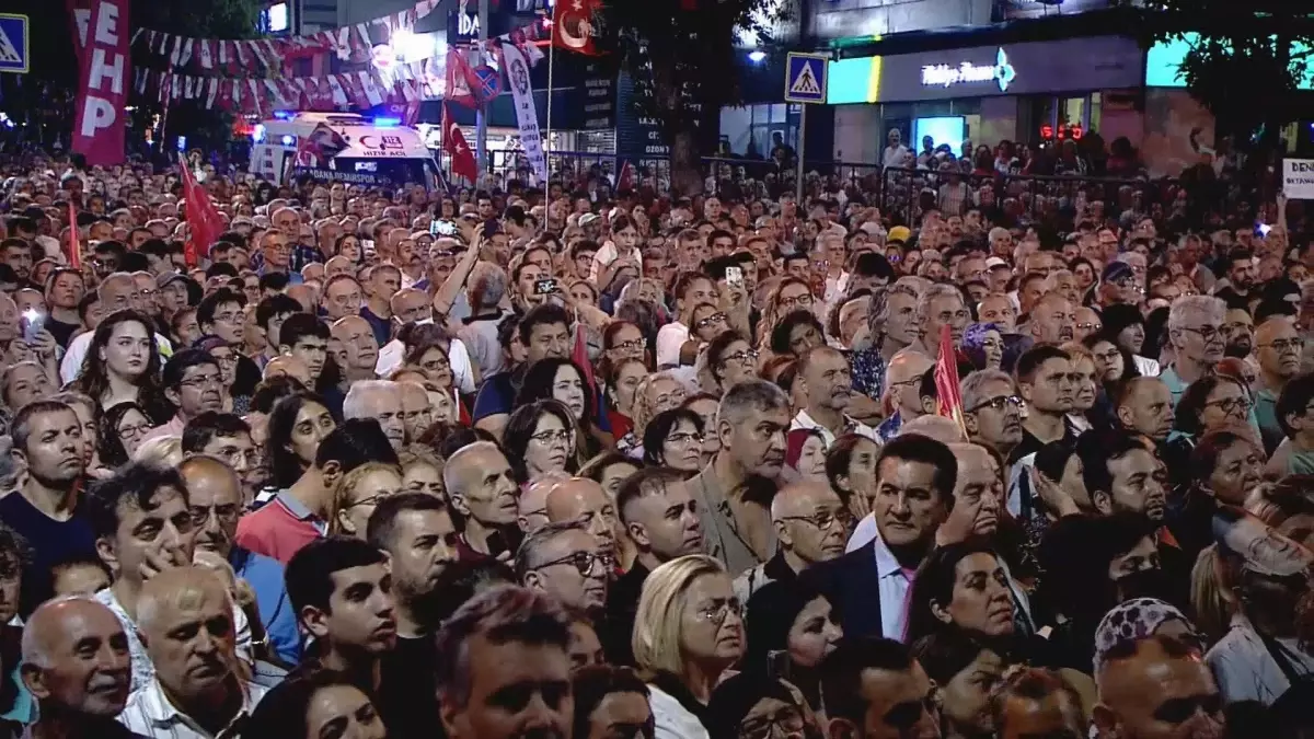 ozgur ozelden ak partiye sert elestiriler IISCILsG