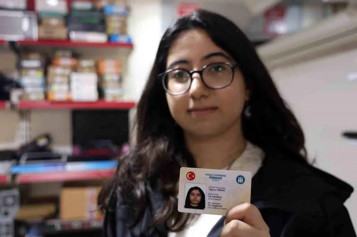 14 yil sonra gerceklesen hayal yagmur irmak tip fakultesini kazandi 9Xw7exzY.jpg