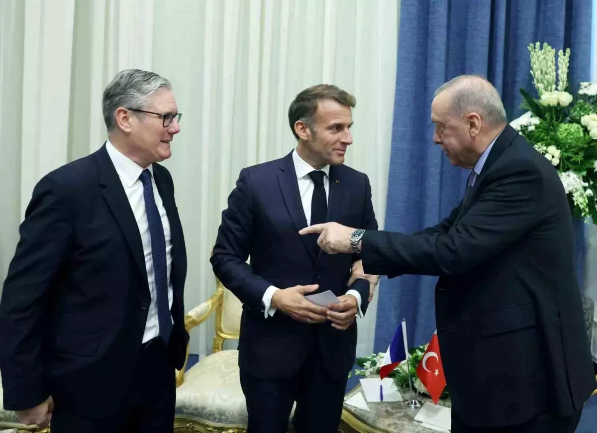 cumhurbaskani erdogan fransa cumhurbaskani macron ile gorustu 4uGUAaJu.jpg