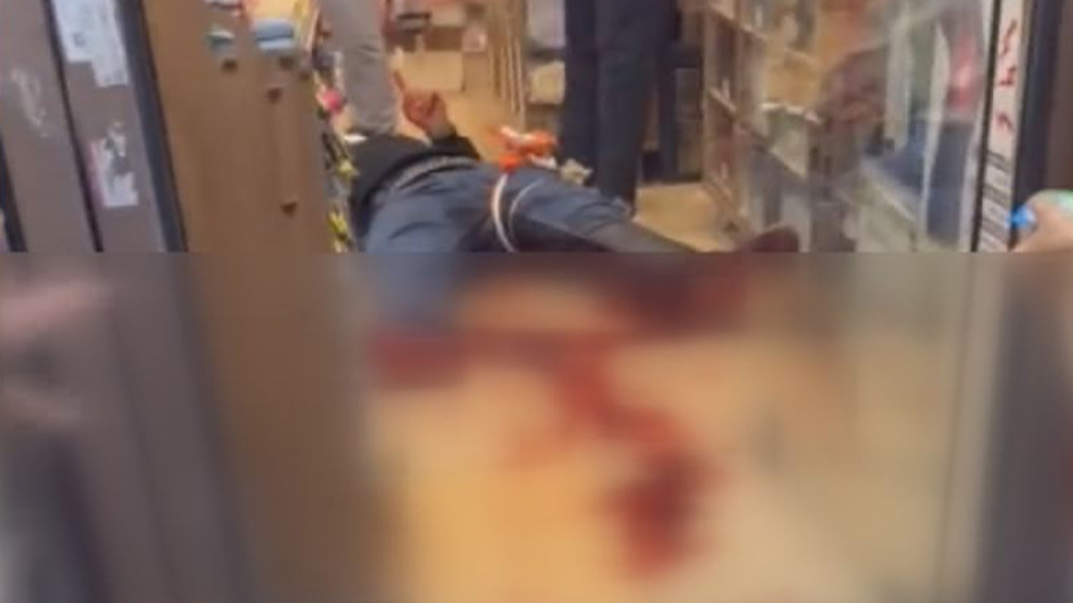 istanbulda kucuk cocuklar arasinda bicakli kavga JU398zub.jpg