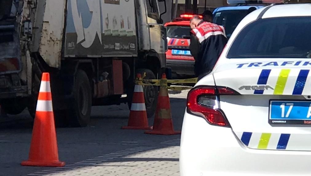 kamyonun carptigi yasli adam hayatini kaybetti zw8cvNx7