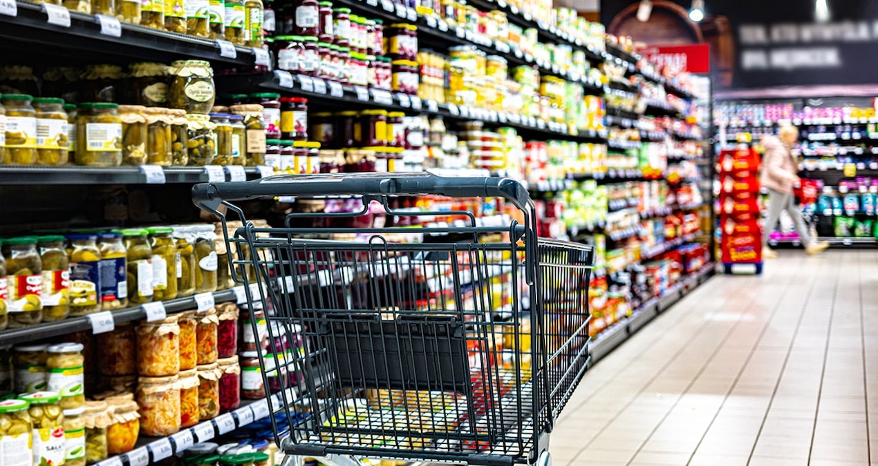 Dev market zinciri 300 süpermarketini devrediyor