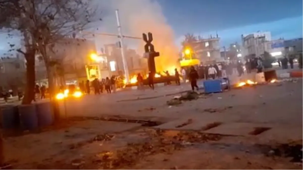 İran’da Protestolar Yeniden Alevlendi