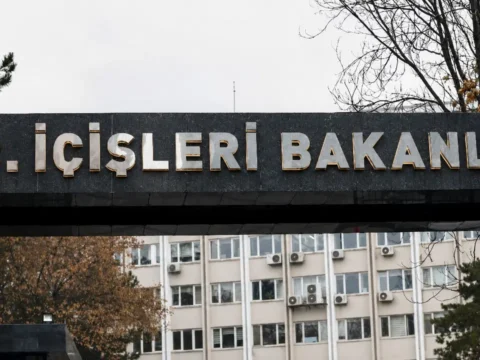 Icisleri bakanligi duyurdu aranan 65 suclu turkiyeye iade edildi bF9Vyges