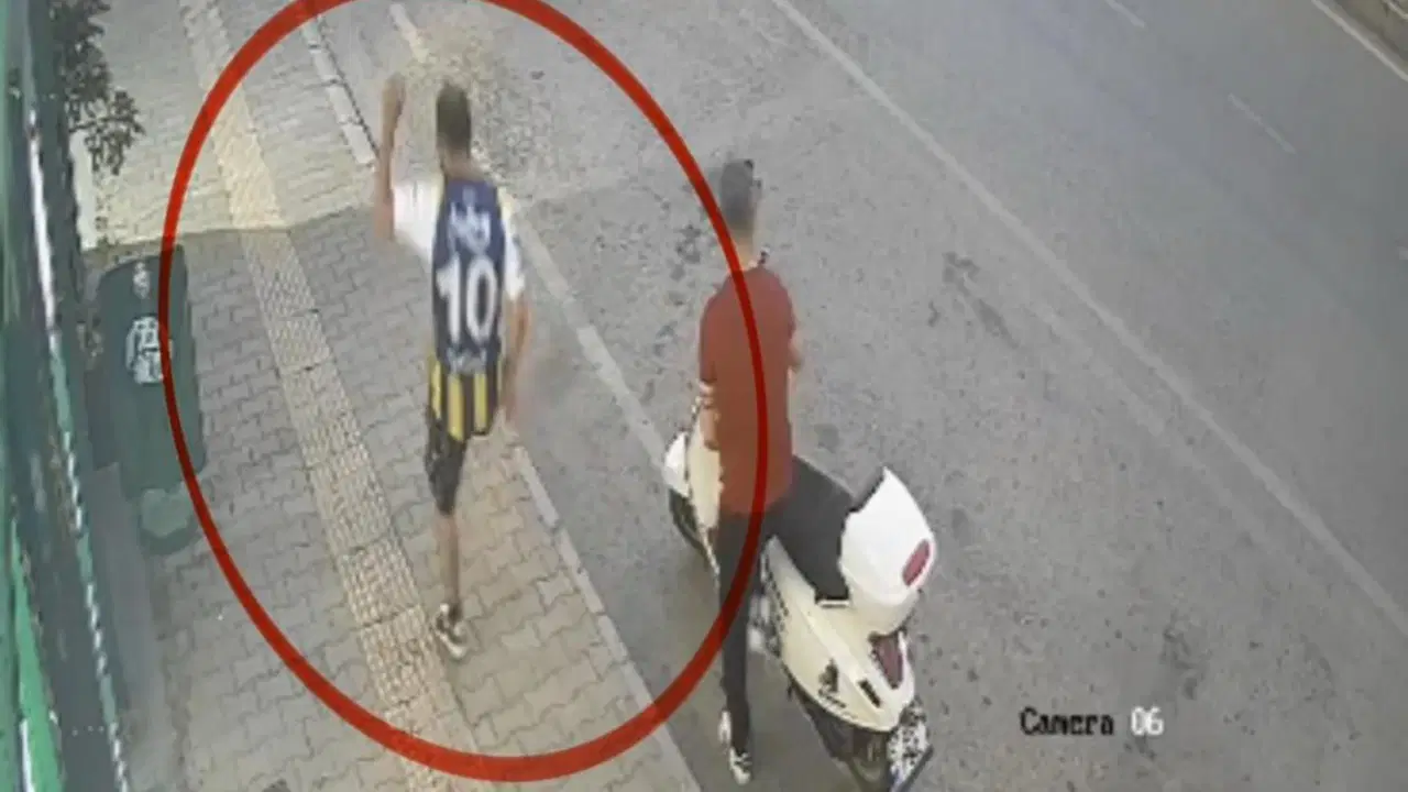 Kediye tekme atti goruntuleri ortaya cikti bYgDpXCI